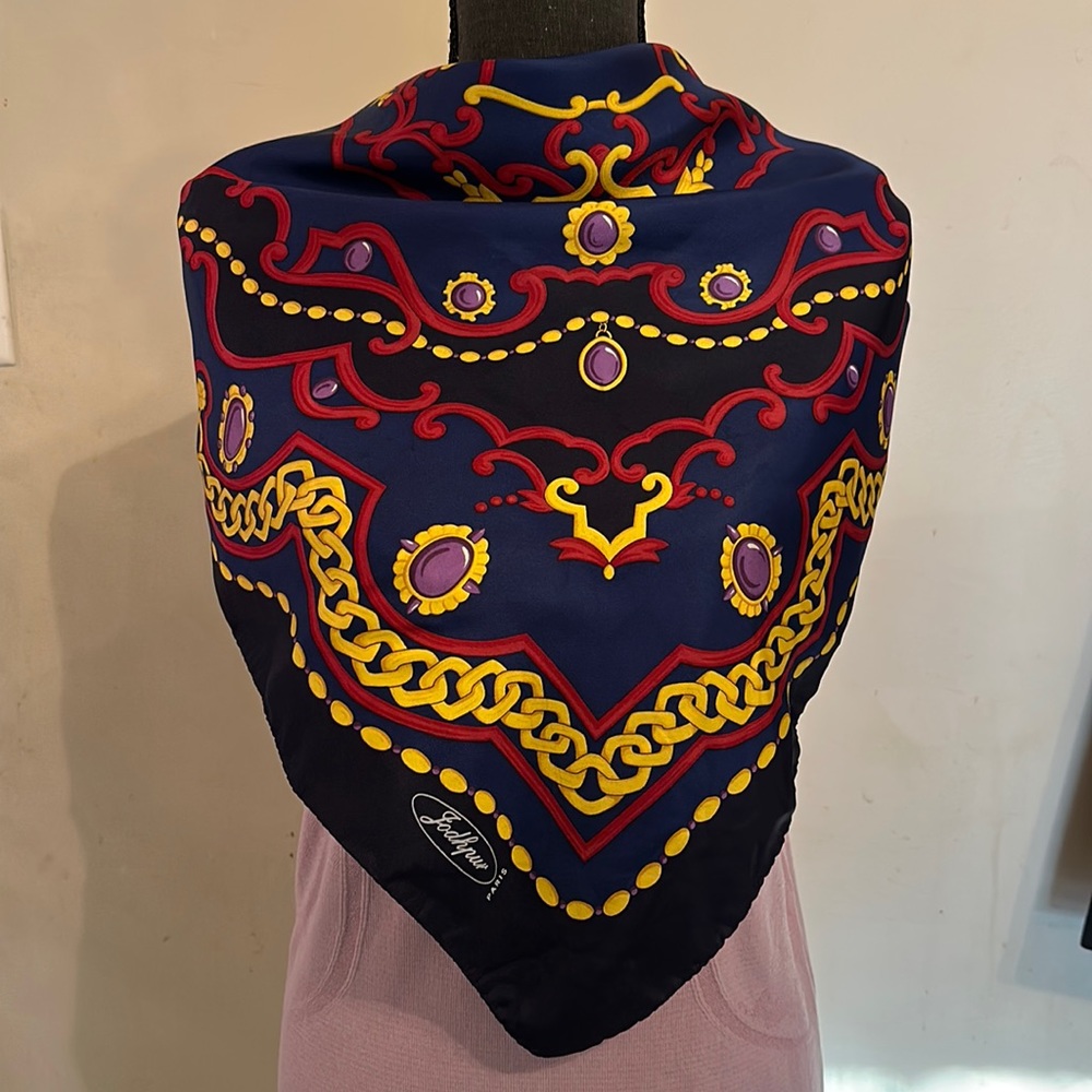 Jodhpur Paris chain  square silk  scarf